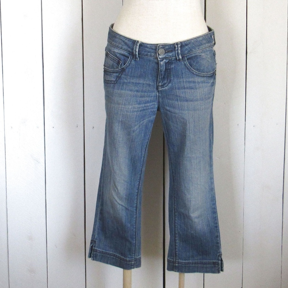 DKNY Cropped Jeans East Village Capris Medium Wash